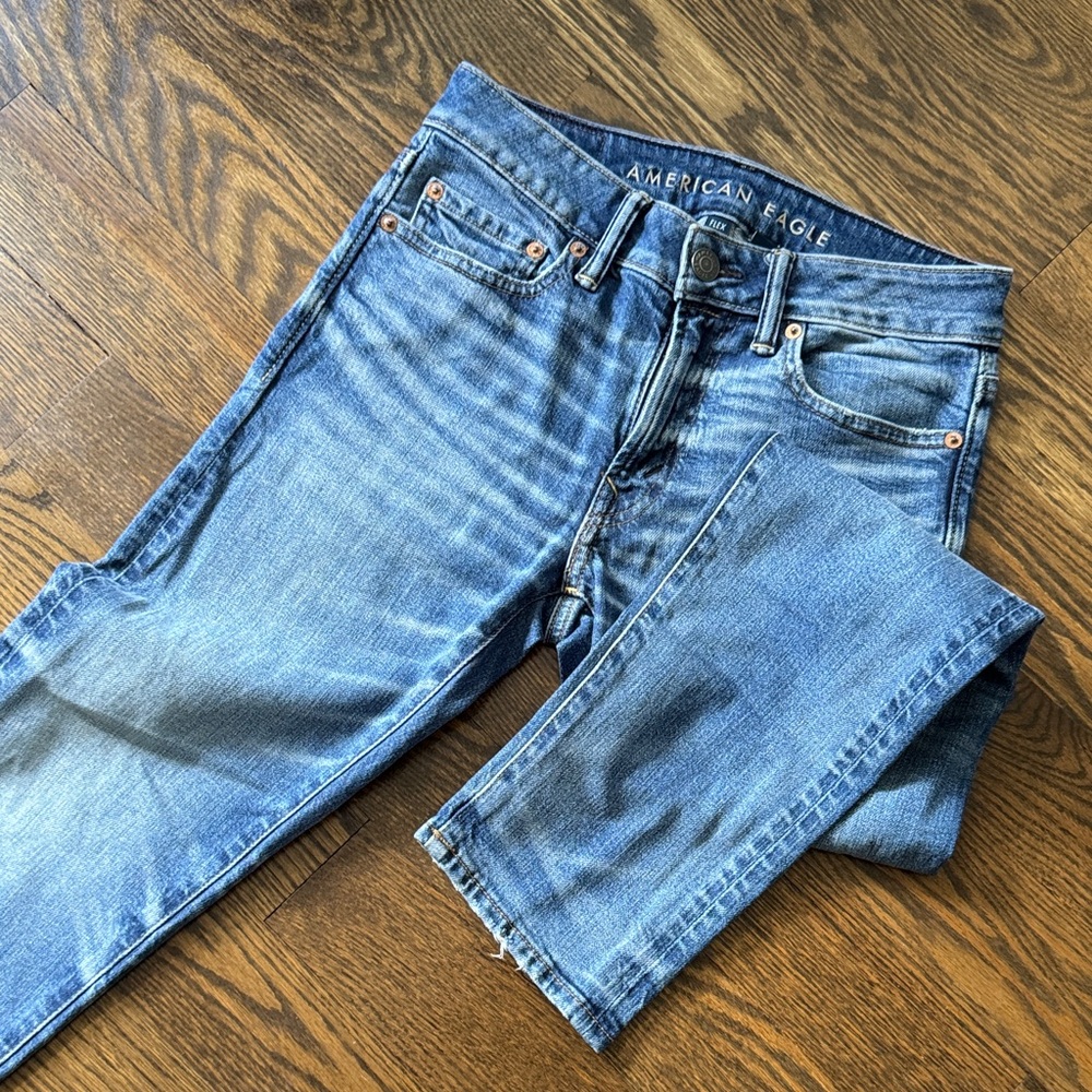 LIKE NEW! American Eagle Outfitters-Slim Straight Jeans